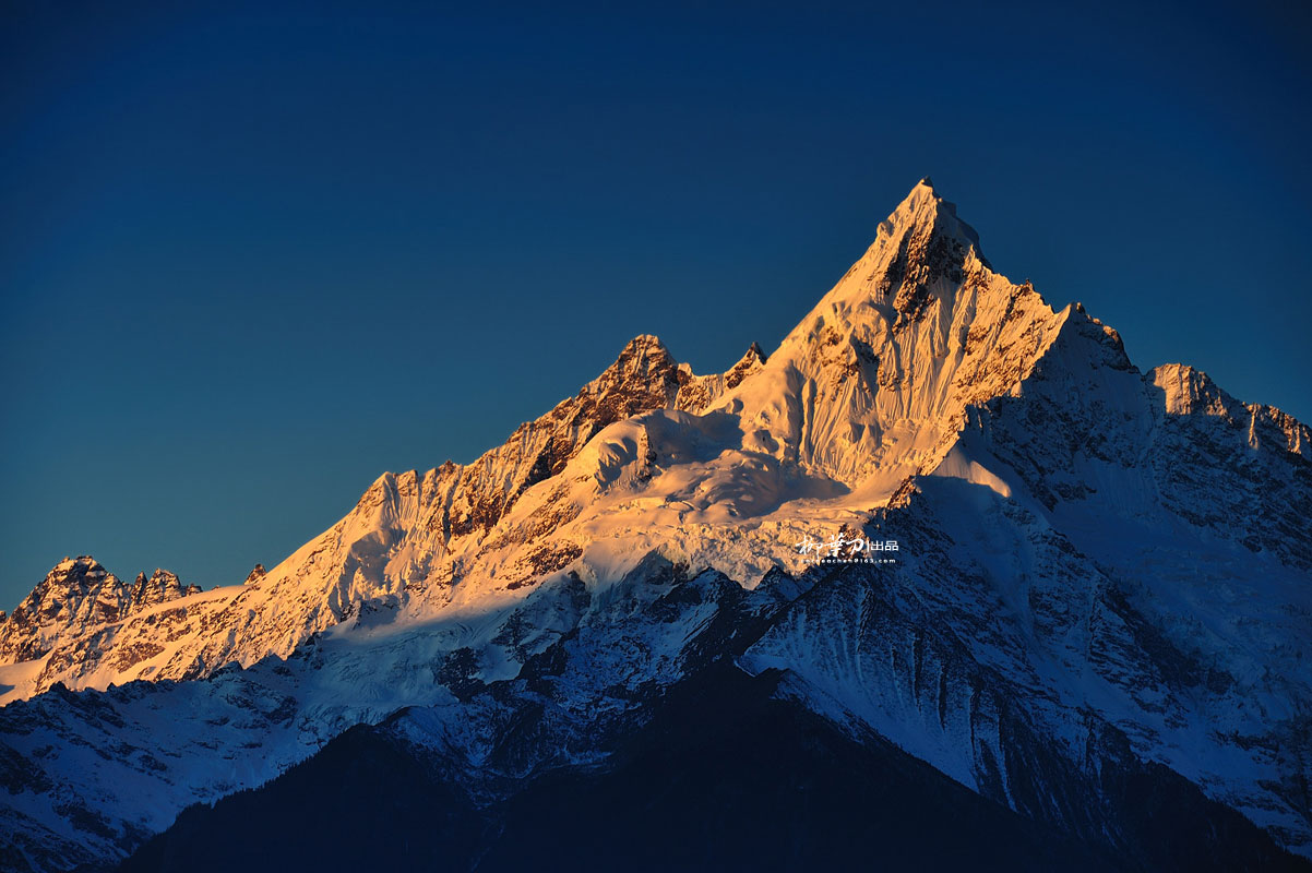 山東盛太鋯業(yè)資源有限公司專業(yè)從事氧化鋯,氧化鋯珠,硅酸鋯,硅酸鋯珠,鋯英粉,磨介,鋯英砂,等鋯鈦新材料的研發(fā)和生產(chǎn)